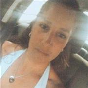 Profesora de Inglés titulada en la Universidad de Sydney, Australia.